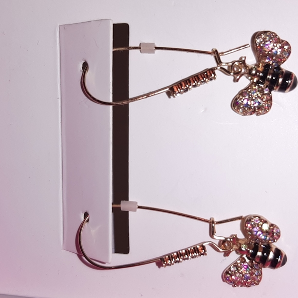 BETSEY JOHNSON BEE & FLOWER EARRING AND NECKLACE SET - Picture 5 of 9